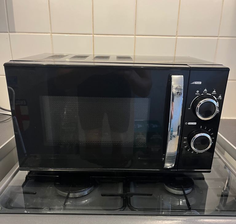 Dunelm 20L 700W Black Microwave Oven – Very Clean