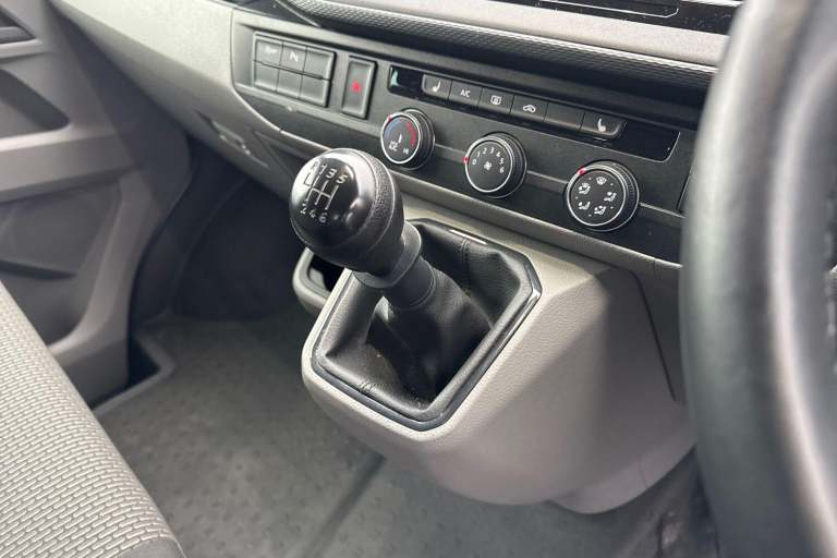 2024 Volkswagen Transporter 2.0 TDI 150 Highline Kombi Van WINDOW VAN DIESEL Manual