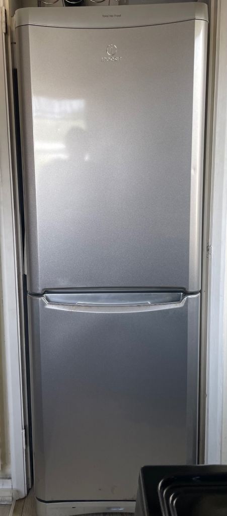 Indesit Freestanding Fridge Freezer - Silver, Good Condition