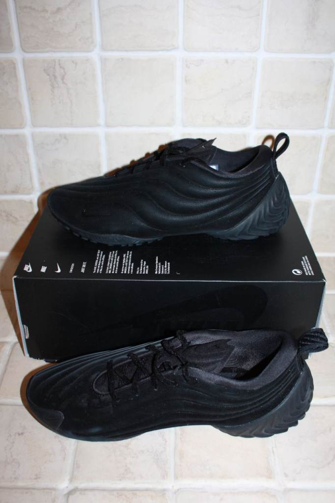 Nike Astra Ultra in Triple Black Colourway - Size UK 7 **NEW**