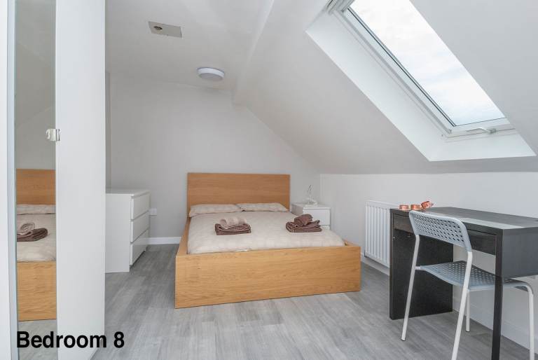 FLAT SHARE: DOUBLE ROOM within superb, HMO, furnished flat in Causewayside - available soon