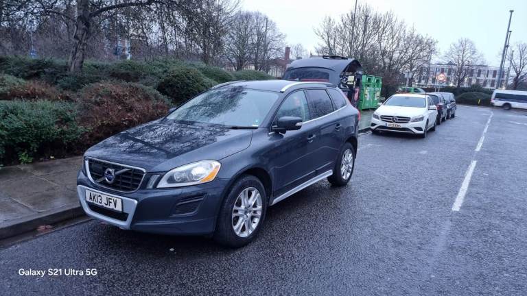 Volvo XC60 D5 AWD Automatic – 2013 – Spares/Repair £[1495] – non drivable.