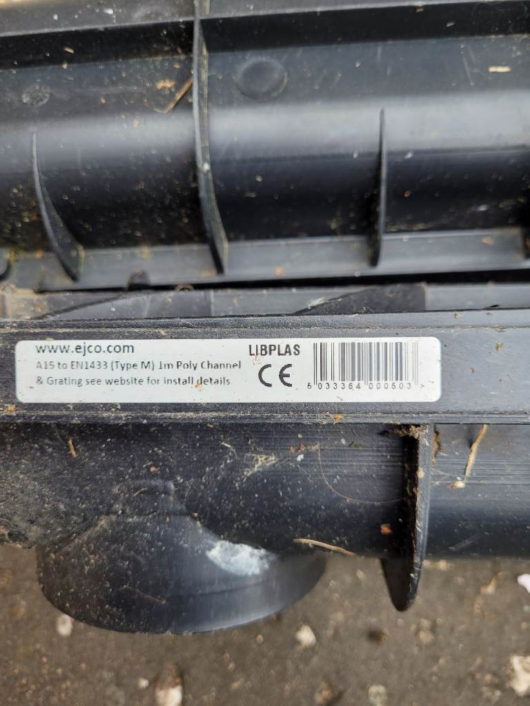 4 linnar/channel drains