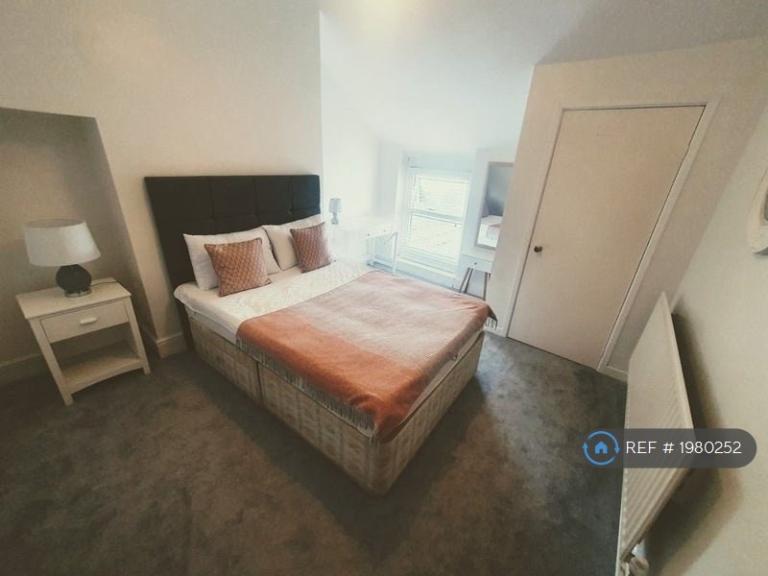 1 bedroom in Bryn Y Mor Crescent, Swansea, SA1 (#1980252)