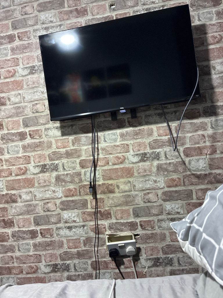Black Flat Screen TV - Good Condition