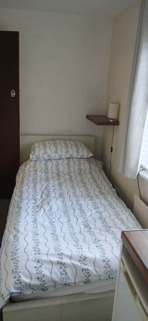 Small Single Bedsit