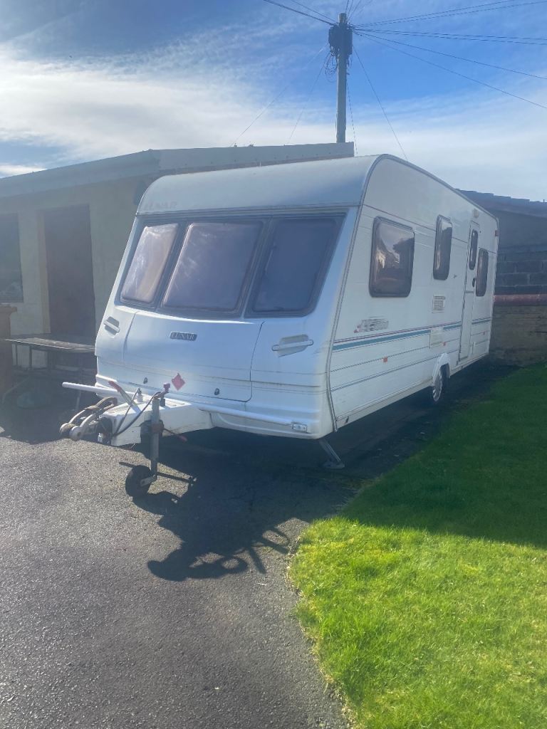 Lunar 525L touring caravan 