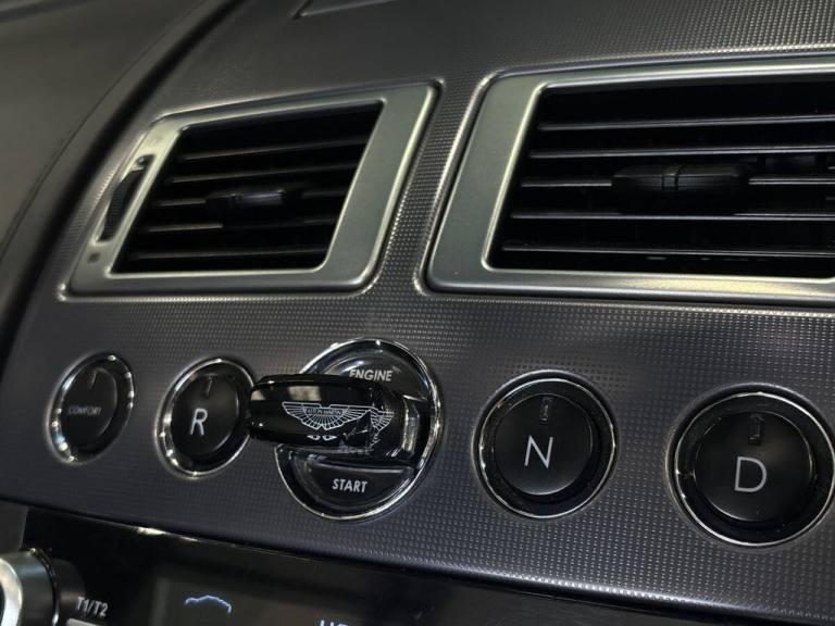 2011 Aston Martin Vantage 4.7 V8 Roadster 2dr Petrol Sportshift Euro 4 (420 bhp) Convertible Petr...