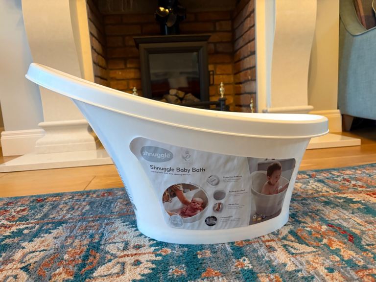 Like new Shnuggle Baby Bath