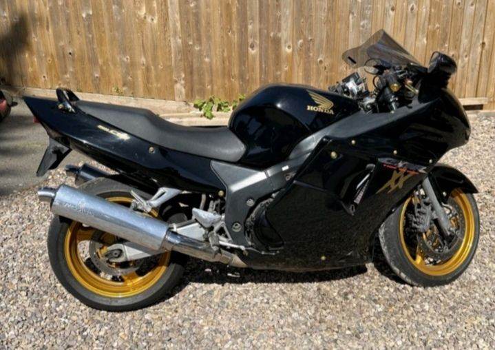 1997 Honda super blackbird cbr 1100 xx