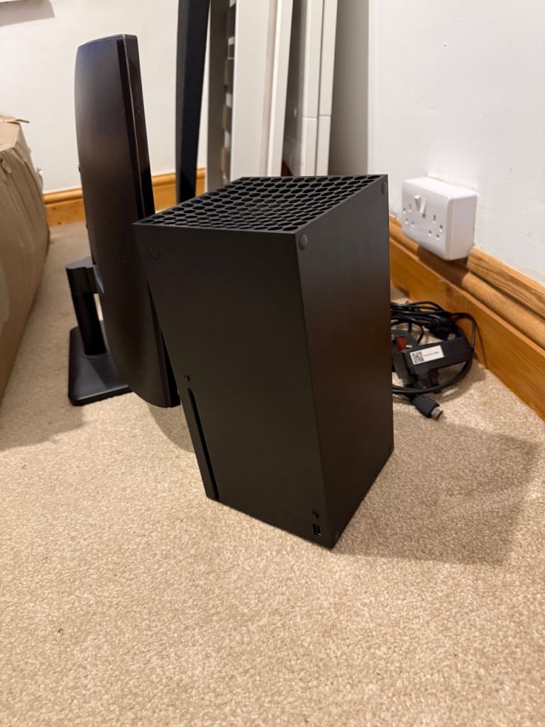 Xbox series x + elite series 2 controller + acer curved monitor