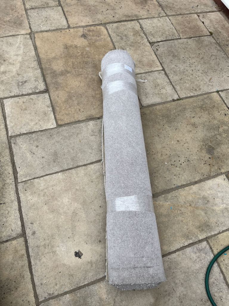 Carpet off cut 4ft x 13ft light grey FREE TO COLLECT
