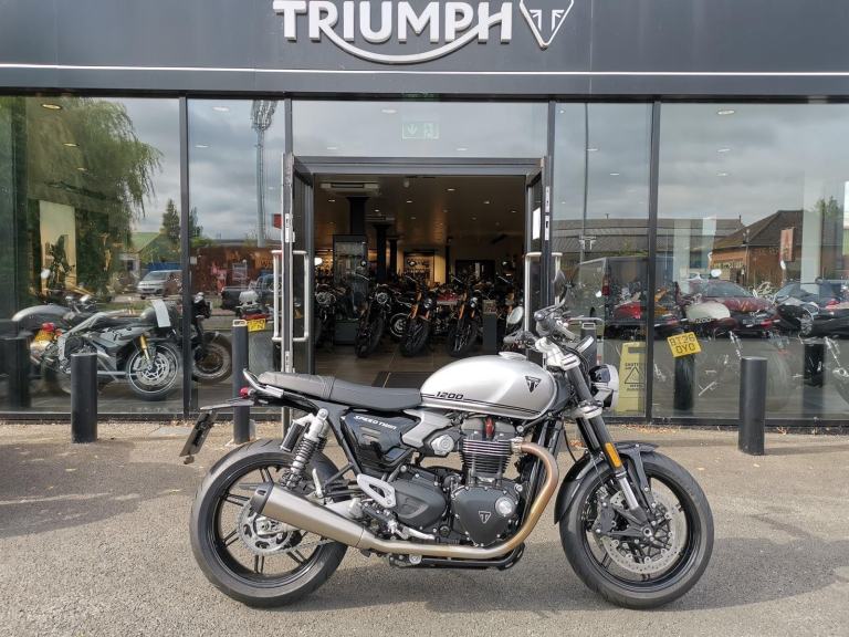 2025 TRIUMPH SPEED TWIN 1200