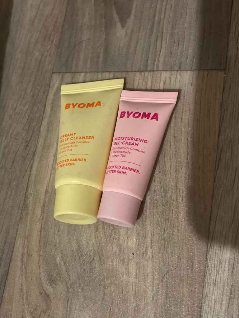 Creamy jelly cleaner and moisturising gel-cream  