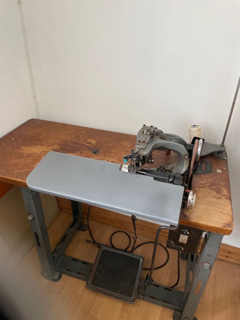 Singer Blind Stitch machine 