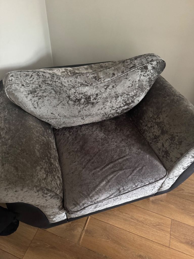 Silver Crushed Velvet Living Room Set (2-Seater & 2 Chairs)