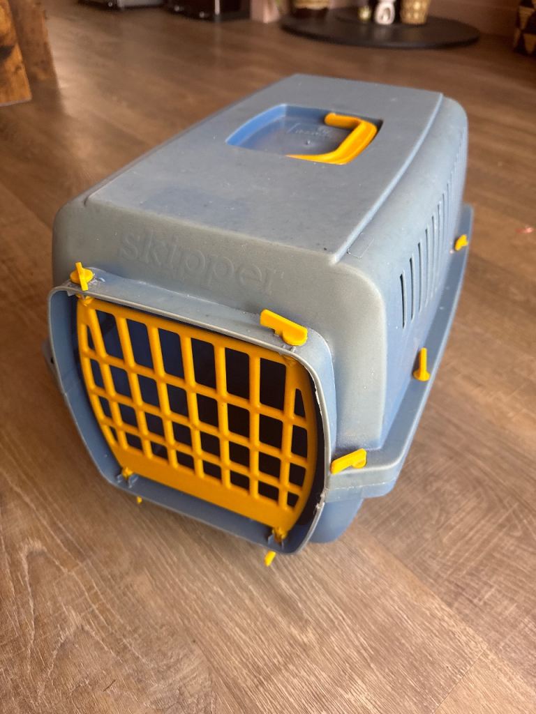Cat carrier 