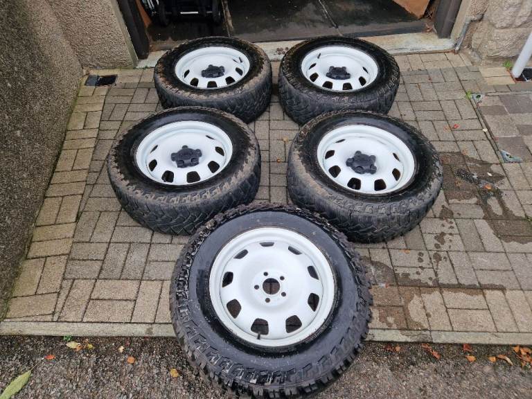 Land Rover 2023 Defender Wheels & Maxxis Tyres