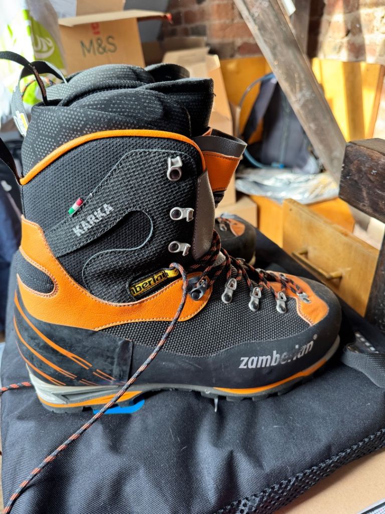 Zamberlan Expert Pro GTX RR Mountaineering Boots – Orange/Black – Vibram Sole