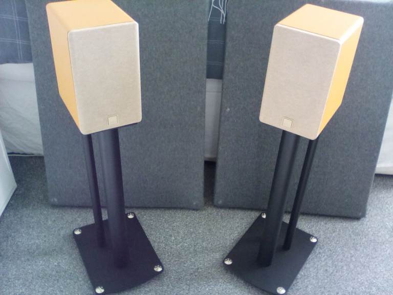 DALI KUPID " GOLDEN YELLOW" LOUDSPEAKERS + SOUNDSTYLE Z2 LOUDSPEAKER STANDS .