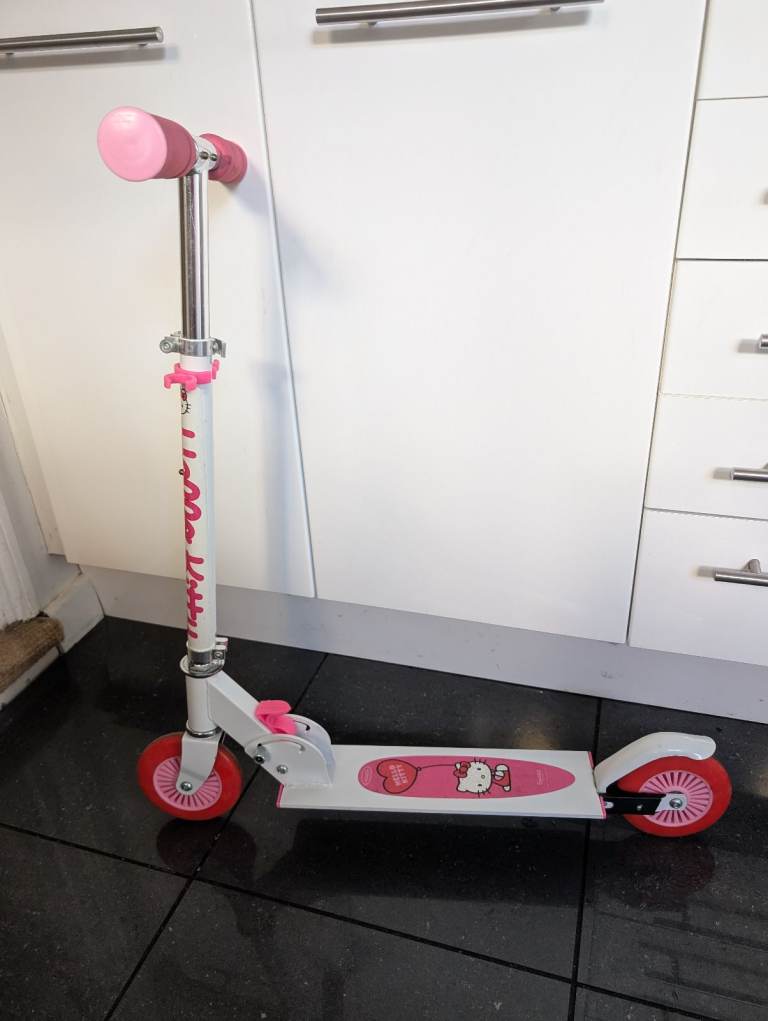 Pink Hello Kitty Scooter