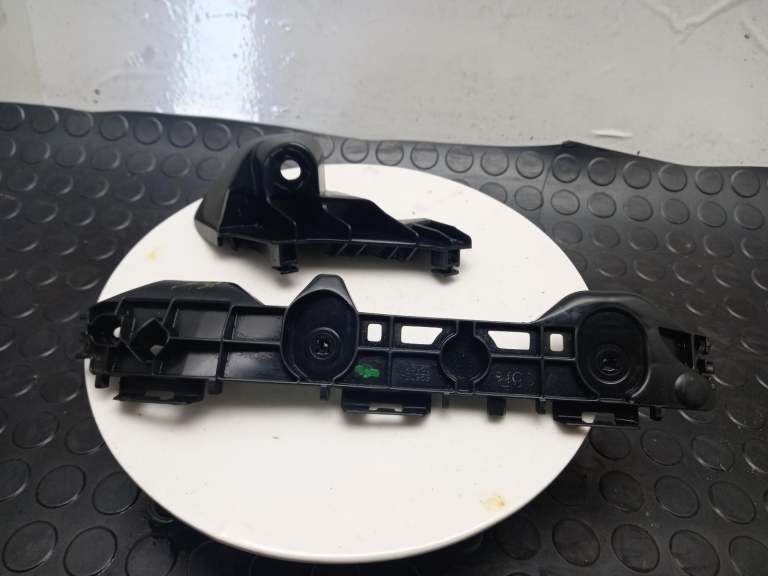 Toyota Corolla Rear Bumper Bracket 2018-2026 5257502191