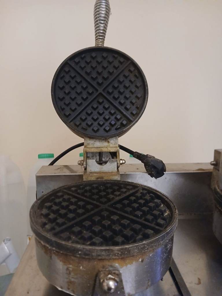 Waffle irons 