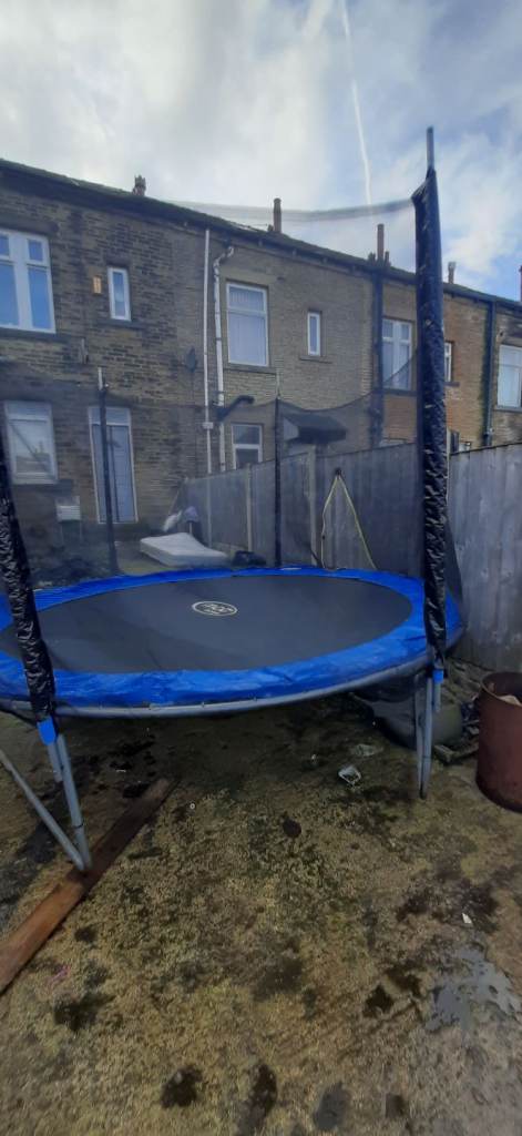 Large trampoline 