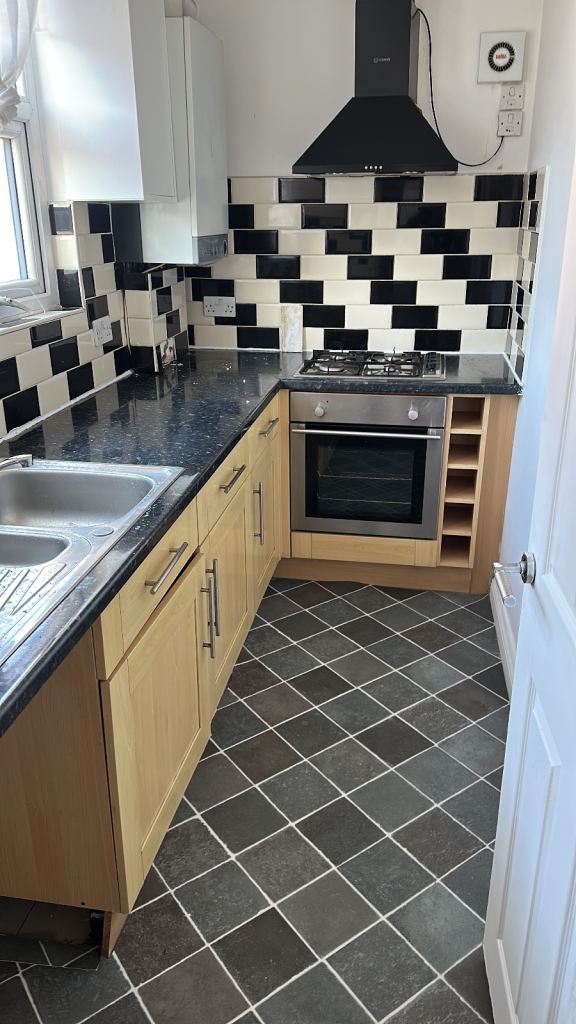 2 bedroom flat in South Croydon 