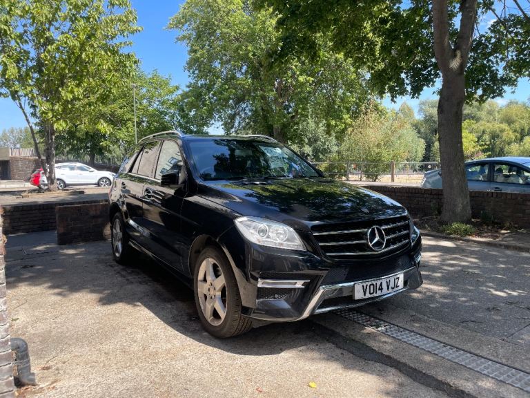 Black Mercedes ML250 