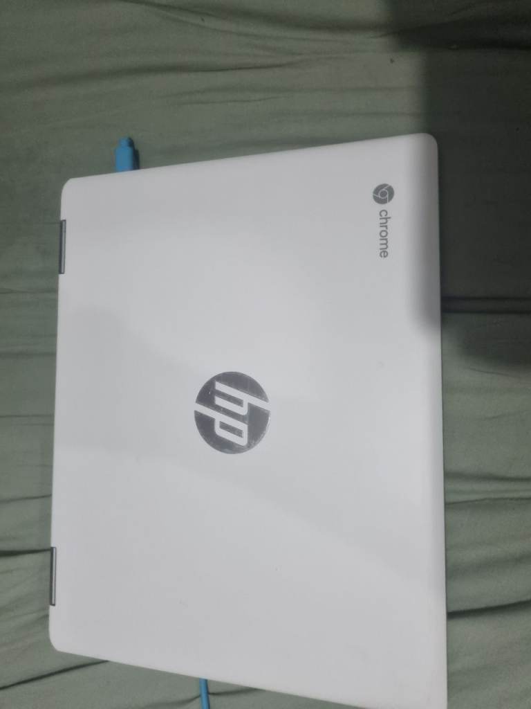 HP chrome book barely used fully working