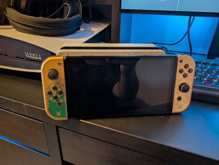 Nintendo switch limited edition breath of the wild 
