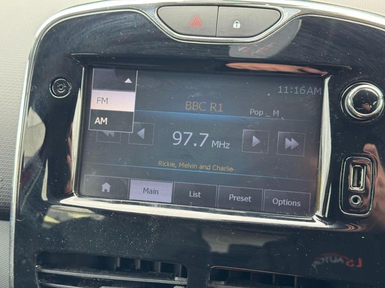 2014 Renault Clio 1.2 16V Dynamique MediaNav 5dr HATCHBACK PETROL Manual