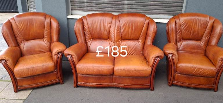 Fabulous italian leather 3 piece suite-local delivery available 