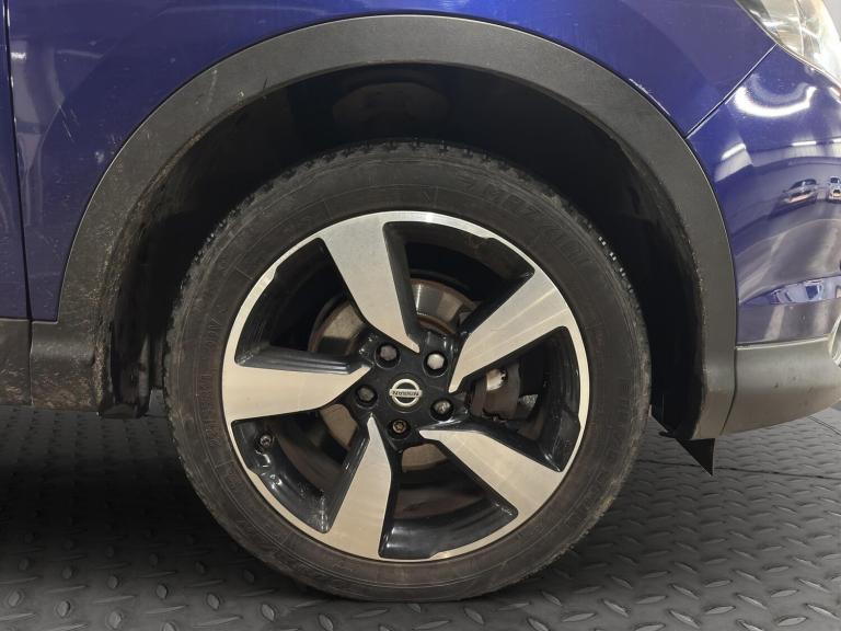 2014 Nissan Qashqai 1.2 DiG-T N-Tec 5dr HATCHBACK PETROL Manual