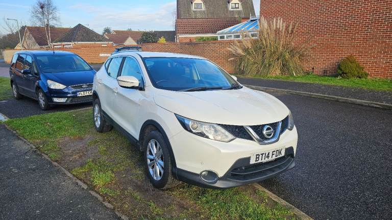 Nissan, QASHQAI, Hatchback, 2014, Manual, 1197 (cc), 5 doors