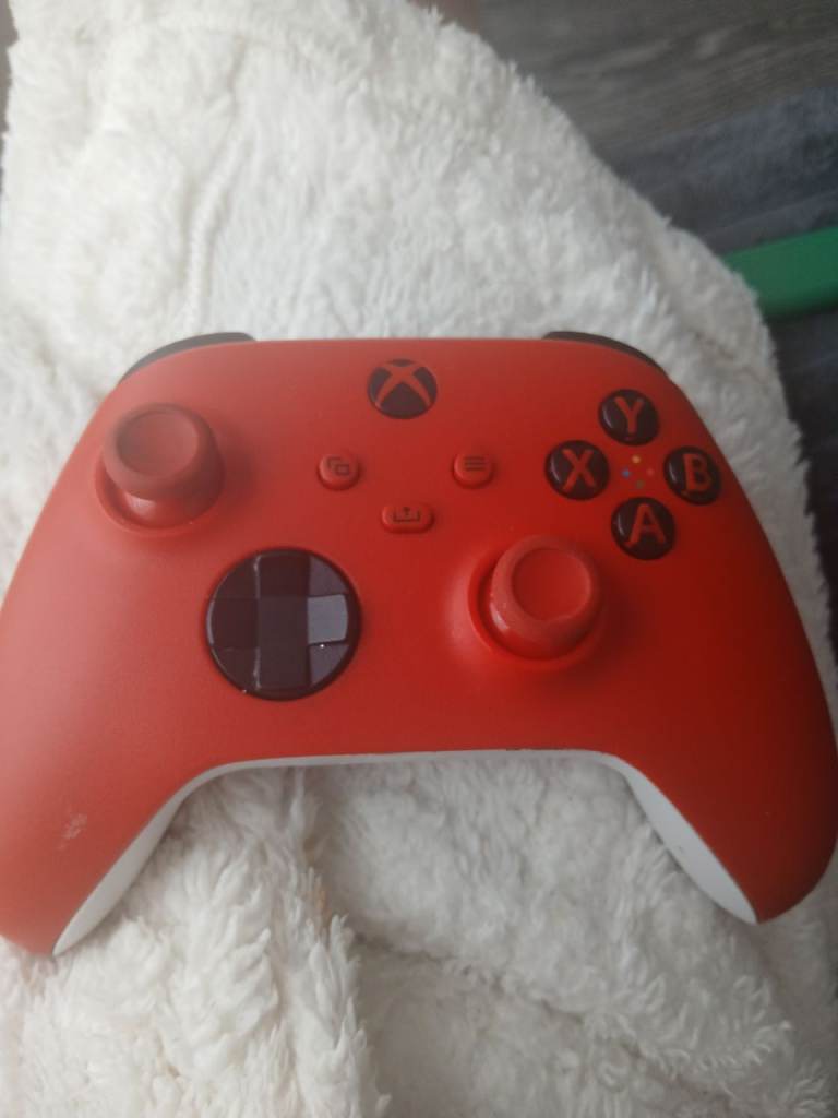 Official Xbox Series X|S Wireless Controller – Pulse Red