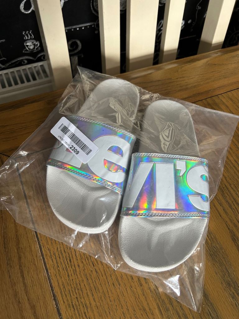Levis Sliders Flip Flops uk 5