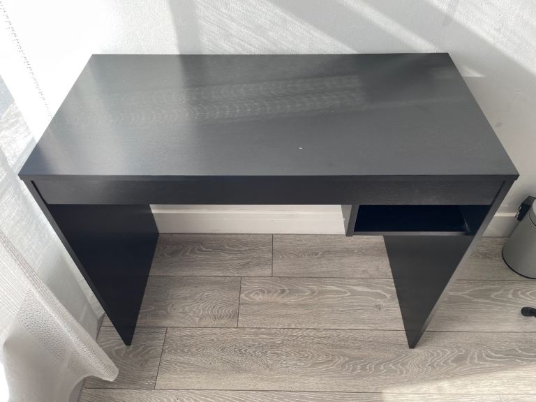 Black Compact Desk / Workstation – Excellent Condition