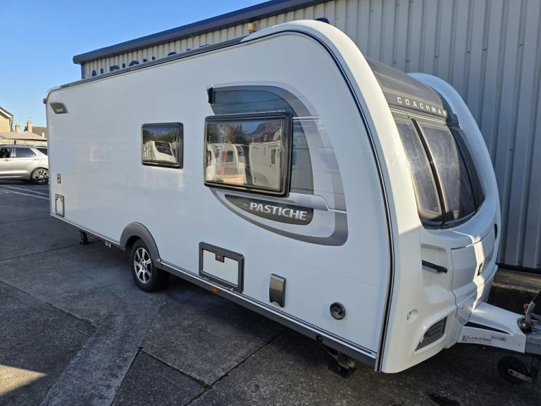 COACHMAN PASTISHE 560-4 4 berth FIXED BED !