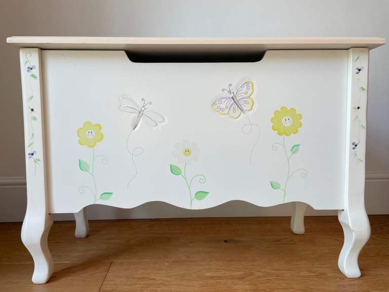 Fantasy Fields by Teams Princess & Frog Kids Wooden Toy Box / Toy Chest