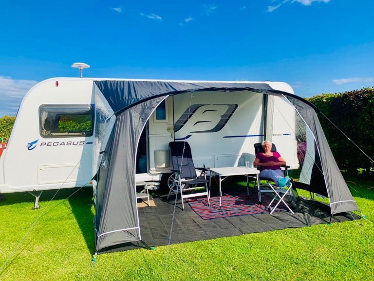 Sun Camp Caravan Canopy and Carpet