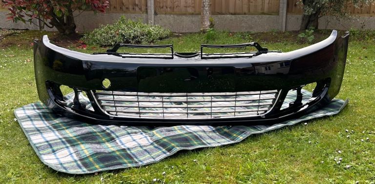 Volkswagen Golf Front Bumper MK6 2008/2012 Model. Brand new & painted Piano Black