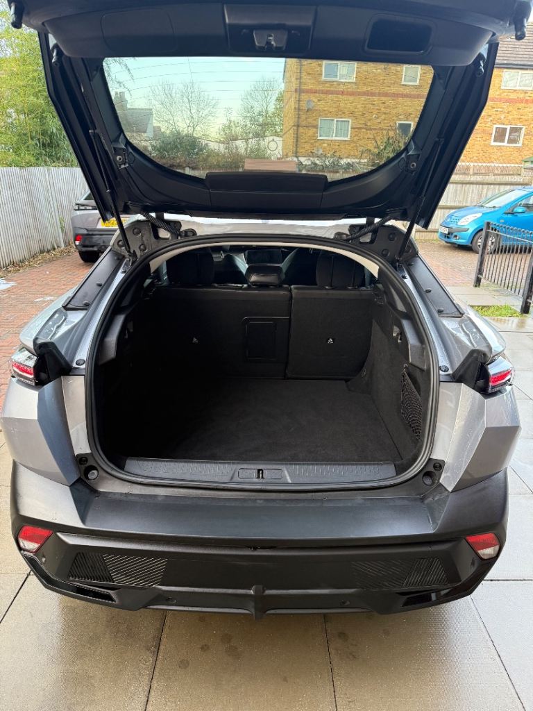 Peugeot, 408, Hatchback, 2024, Semi-Auto, 1199 (cc), 5 doors