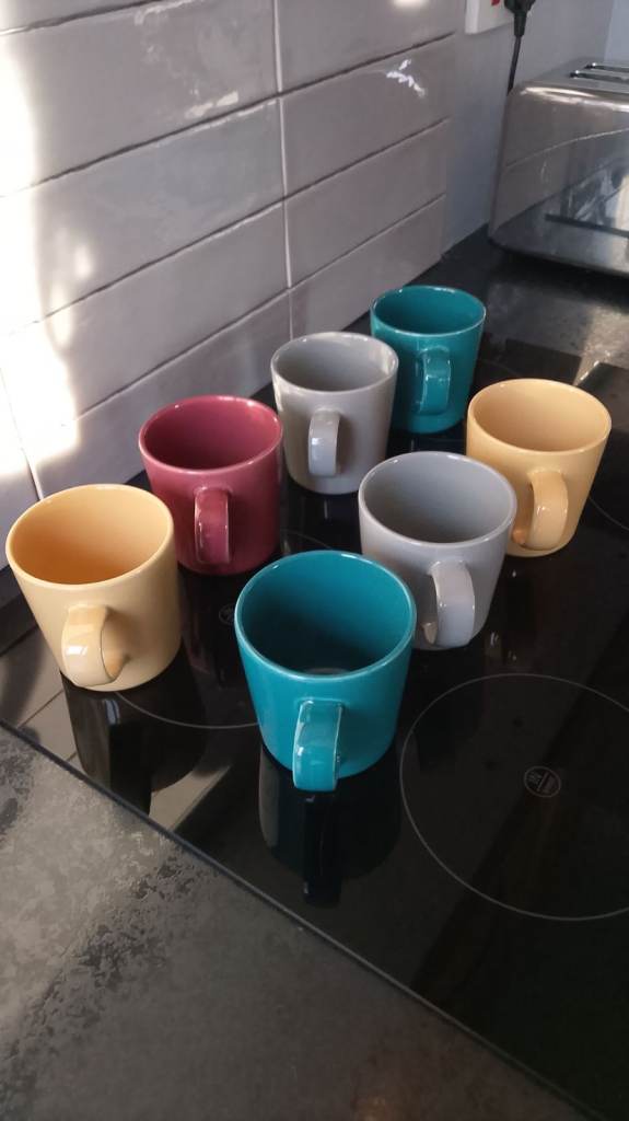 Solid colour Habitat matching mug set 