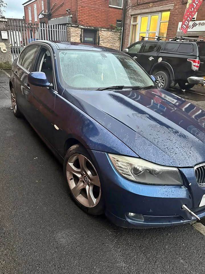 Breaking BMW 3 Series E90 Lci 318i Exlusive Edition 2011 2.0 Pet 6 Speed Manual