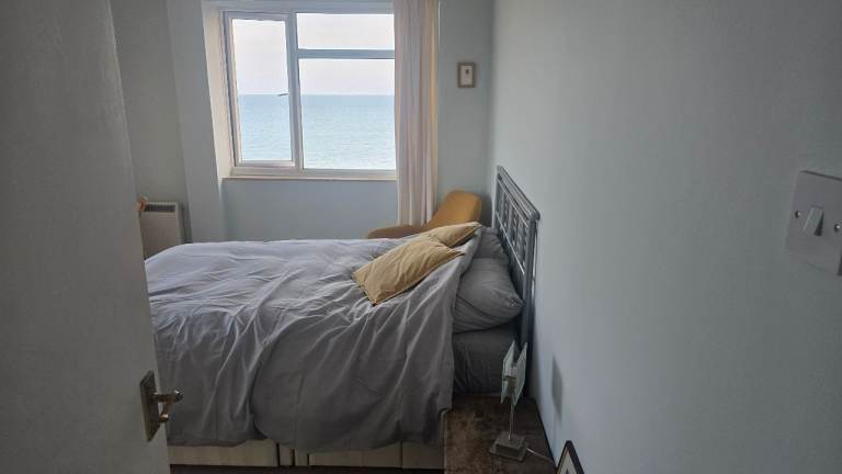 Room on weekly basis 