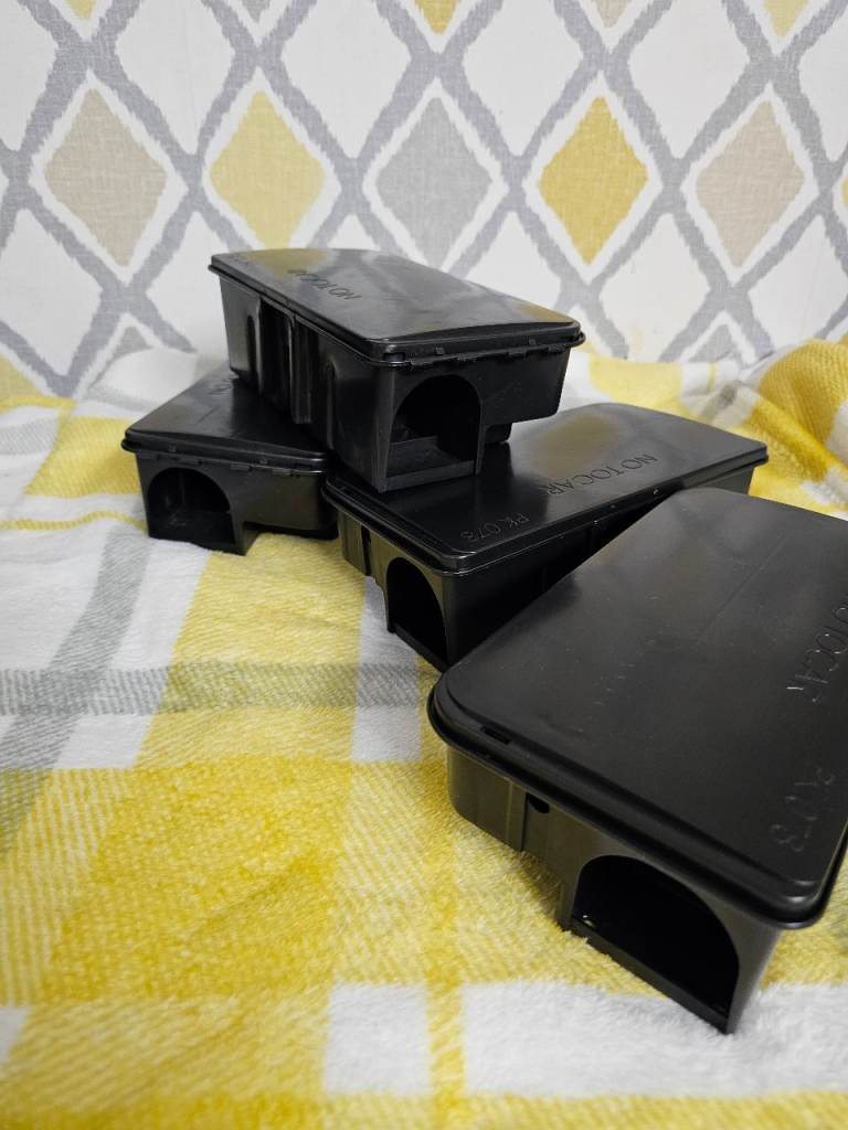 Mice&Co 4 x Bait Boxes for Rats and Mice|Indoor & Outdoor|Heavy Duty, Tamper Resistant & Lockable