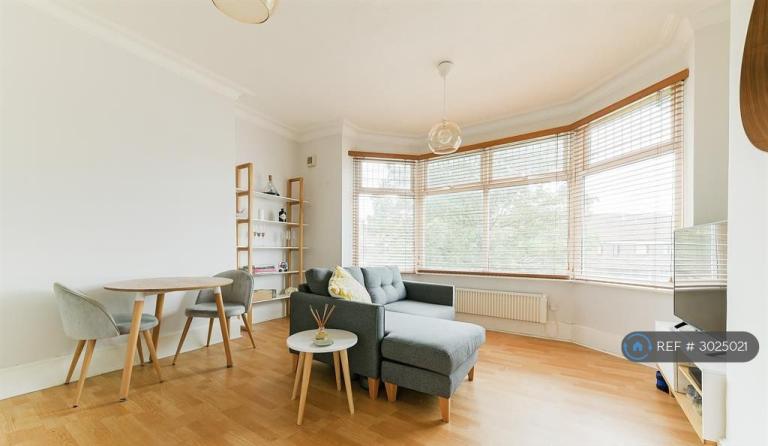 1 bedroom flat in Grayham Road, New Malden, KT3 (1 bed) (#3025021)