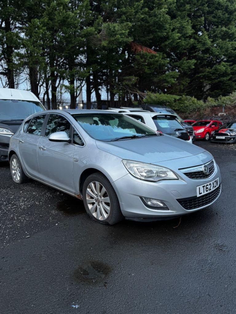 image for Vauxhall, ASTRA, Hatchback, 2012, Manual, 1956 (cc), 5 doors